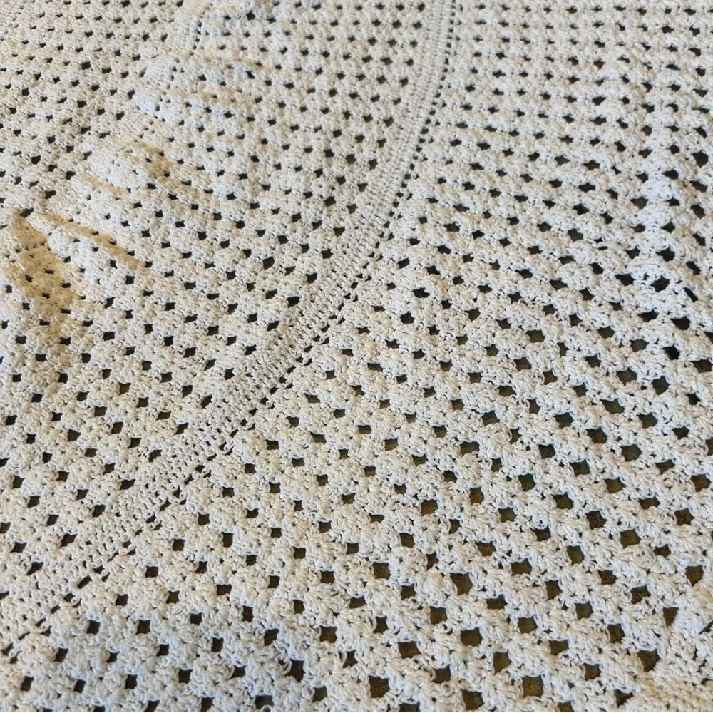 Vintage Tablecloth Handknit 57” Boho French Country White Round Scalloped Edge